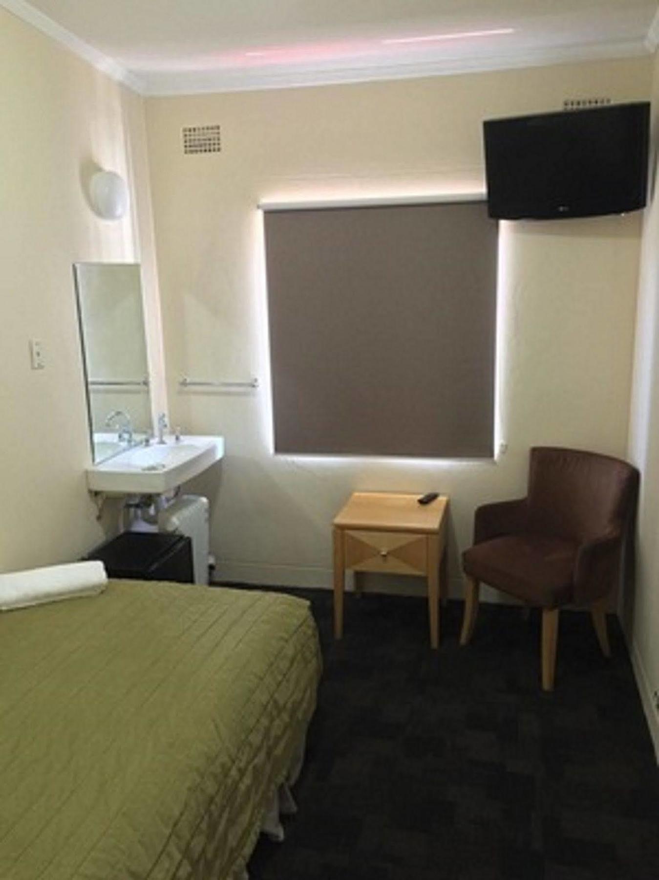 Shortland Budget Accommodation Jesmond Dış mekan fotoğraf